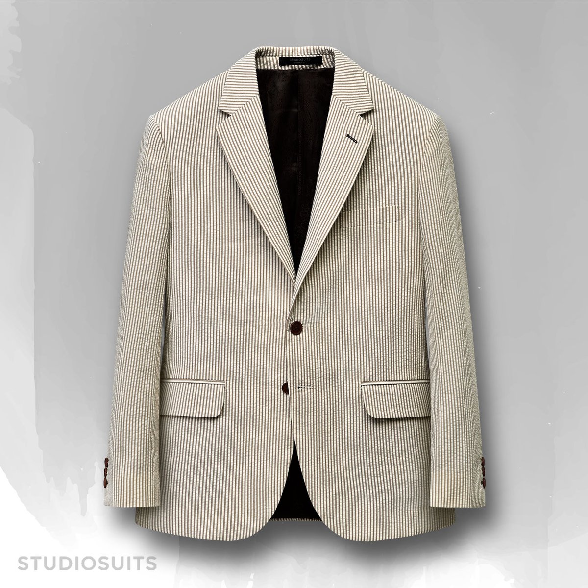 StudioSuits's tweet image. Customer Order Spotlight!
Jacket commissioned by our Client from Texas.
Stay crisp, stay cool - our Tan Seersucker Jacket is the ultimate lightweight game-changer effortlessly stylish.
Shop for this style here👉 t.ly/W6OQc
#studiosuits #tan #seersucker #jacket #usa
