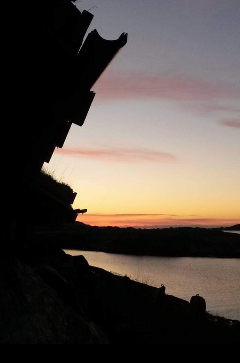 Minne fra vakre Averøya på Nordmøre 🥰. Savner havet og fjellene 🌄🥰. Ha en fin dag alle sammen 🥰