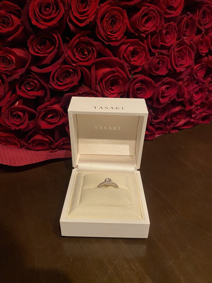 SkiyMoney's tweet photo. 💍🌹 https://t.co/dsagaUJUBy