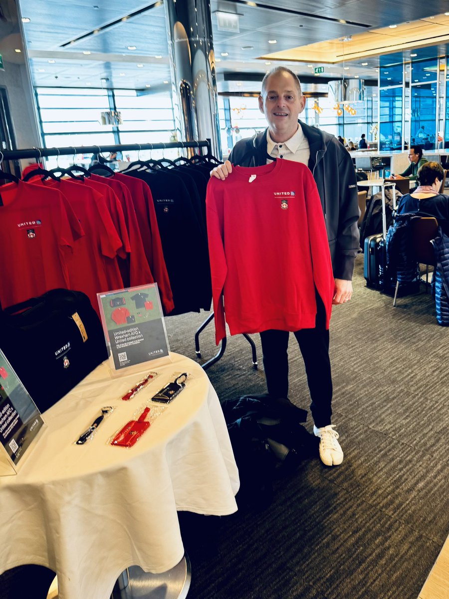 πππ€π π πΈπππ πππͺπππ£ (@evil_robot) on Twitter photo Somewhere between the gate and my duty-free cologne, I bought a <a href="/Wrexham_AFC/">Wrexham AFC</a> jumper in the United lounge at Heathrow. A club that shouldnβt exist but does. A shop that isnβt a shop. Football as commerce, nostalgia as merch. And yetβI couldnβt resist. @United and <a href="/VancityReynolds/">Ryan Reynolds</a>, Somewhere between the gate and my duty-free cologne, I bought a <a href="/Wrexham_AFC/">Wrexham AFC</a> jumper in the United lounge at Heathrow. A club that shouldnβt exist but does. A shop that isnβt a shop. Football as commerce, nostalgia as merch. And yetβI couldnβt resist. @United and <a href="/VancityReynolds/">Ryan Reynolds</a>,