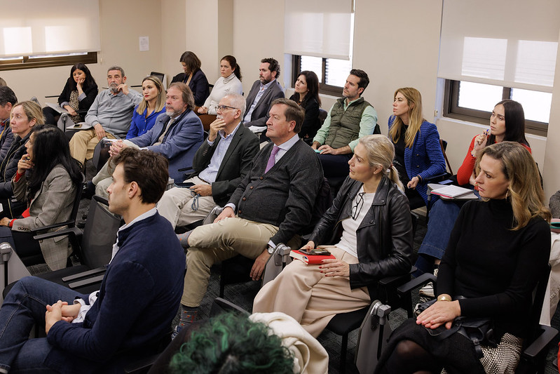 🔴Ayer en la #ActividadAPC celebrada en <a href="/TRBCSevilla/">TRBC Centro Negocios</a> "El dilema de los usuarios ante las plataformas en pugna" con <a href="/jlori/">Jose Luis Orihuela</a>, reflexionamos sobre el cambiante ecosistema digital y el futuro del microblogging.

Galería fotográfica: flickr.com/photos/1395587…

📸Guillermo Aguilar Vázquez