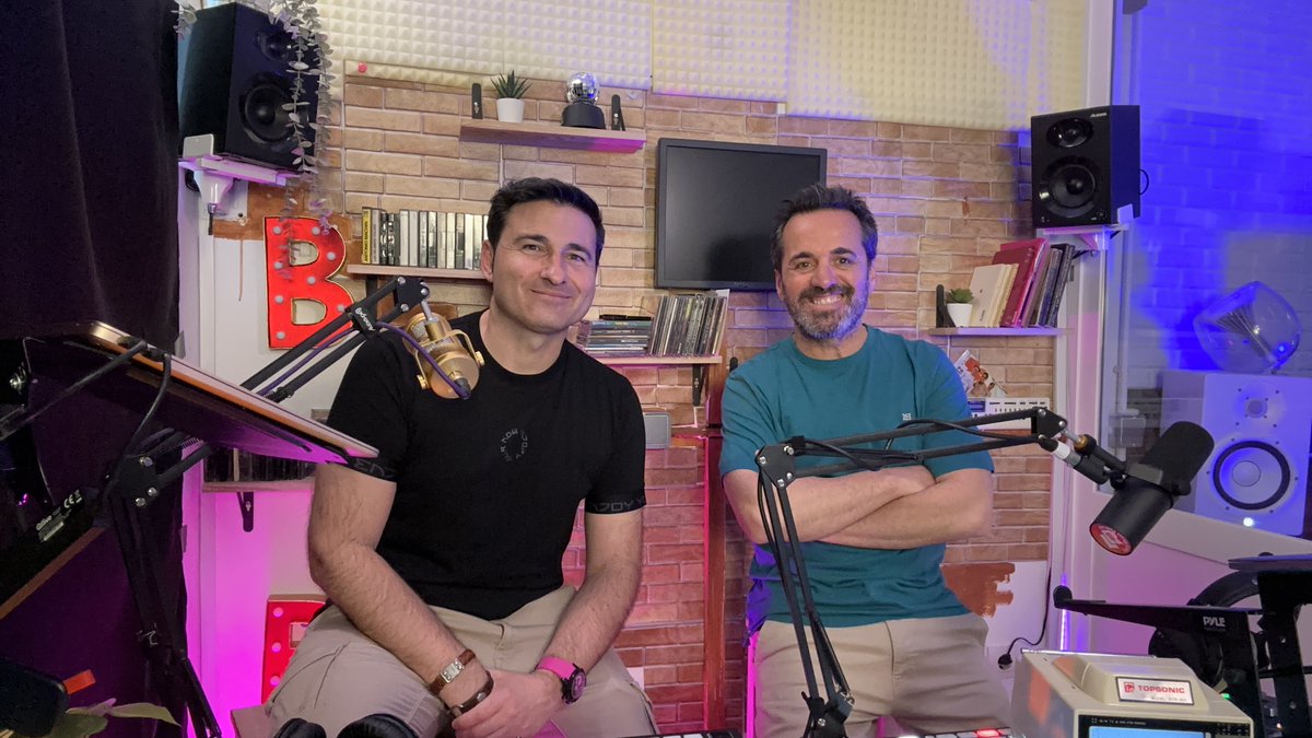 Este es solo el comienzo de una serie de encuentros con amigos de la radio, las cabinas y la noche. Te invito a ver la entrevista completa con DJ Valdi en
<a href="/DjValdiTv/">DJ Valdi</a>
y a seguirnos en nuestro canal de YouTube. ¡Te espero!