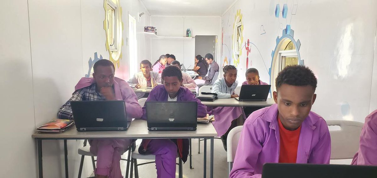digitruck_et's tweet image. Digitruck Ethiopia is making great strides in Asella, empowering over 300 students across 8 public schools with digital skills!

#DigiTruckEthiopia #TechForAll #democratizingtechnology #iCog #CodingEducation
