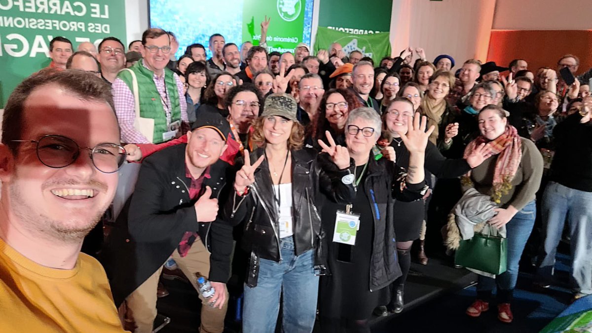 FranceAgritwittos♥️ (@fragritwittos) on Twitter photo Le célèbre selfie des FranceAgriTwittos #FrAgTw présents à la journée de communication positive au <a href="/Salondelagri/">Salon International de l'Agriculture</a> !
Toujours une ambiance de folie et un plaisir de se retrouver. Le célèbre selfie des FranceAgriTwittos #FrAgTw présents à la journée de communication positive au <a href="/Salondelagri/">Salon International de l'Agriculture</a> !
Toujours une ambiance de folie et un plaisir de se retrouver.