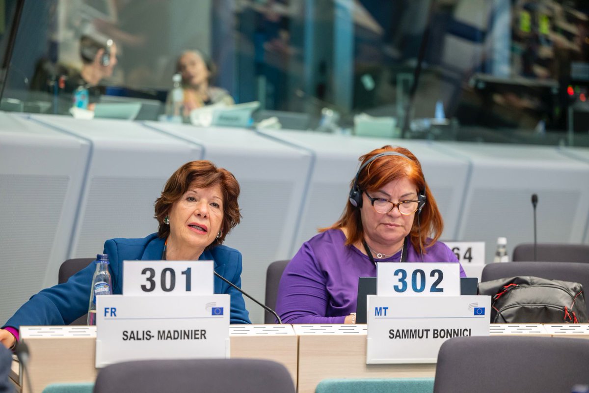 Workers' Group EESC (@workerseesc) on Twitter photo "Authoritarians always attempt to isolate individuals to control them. They attempt to crush civil society, they attack NGOs and trade unions"
<a href="/FrancaCFDT/">Franca Madinier</a>, Vice-President of <a href="/WorkersEESC/">Workers' Group EESC</a> - #EESCPlenary "Authoritarians always attempt to isolate individuals to control them. They attempt to crush civil society, they attack NGOs and trade unions"
<a href="/FrancaCFDT/">Franca Madinier</a>, Vice-President of <a href="/WorkersEESC/">Workers' Group EESC</a> - #EESCPlenary