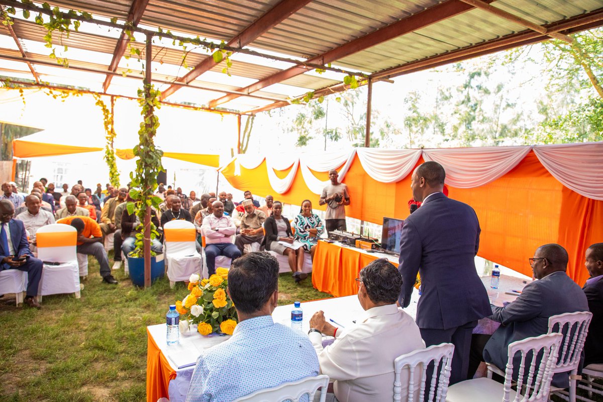 jmueke's tweet photo. Kenya’s leather industry has the potential to be a leading manufacturing sector, supplying both local and export markets. To achieve this, we must ensure that no hides and skins go to waste and that they reach manufacturers in high quality.

This morning, I visited Alpharama Limited in Athi River, where I engaged with suppliers, manufacturers, and industry stakeholders on key challenges, including raw hide exports, iron branding of livestock, low prices, and poor flaying all of which affect the supply of quality materials.

We are committed to strengthening policies that enhance local value addition, improve flaying techniques, and support stakeholders for purposes of wealth and employment creation.