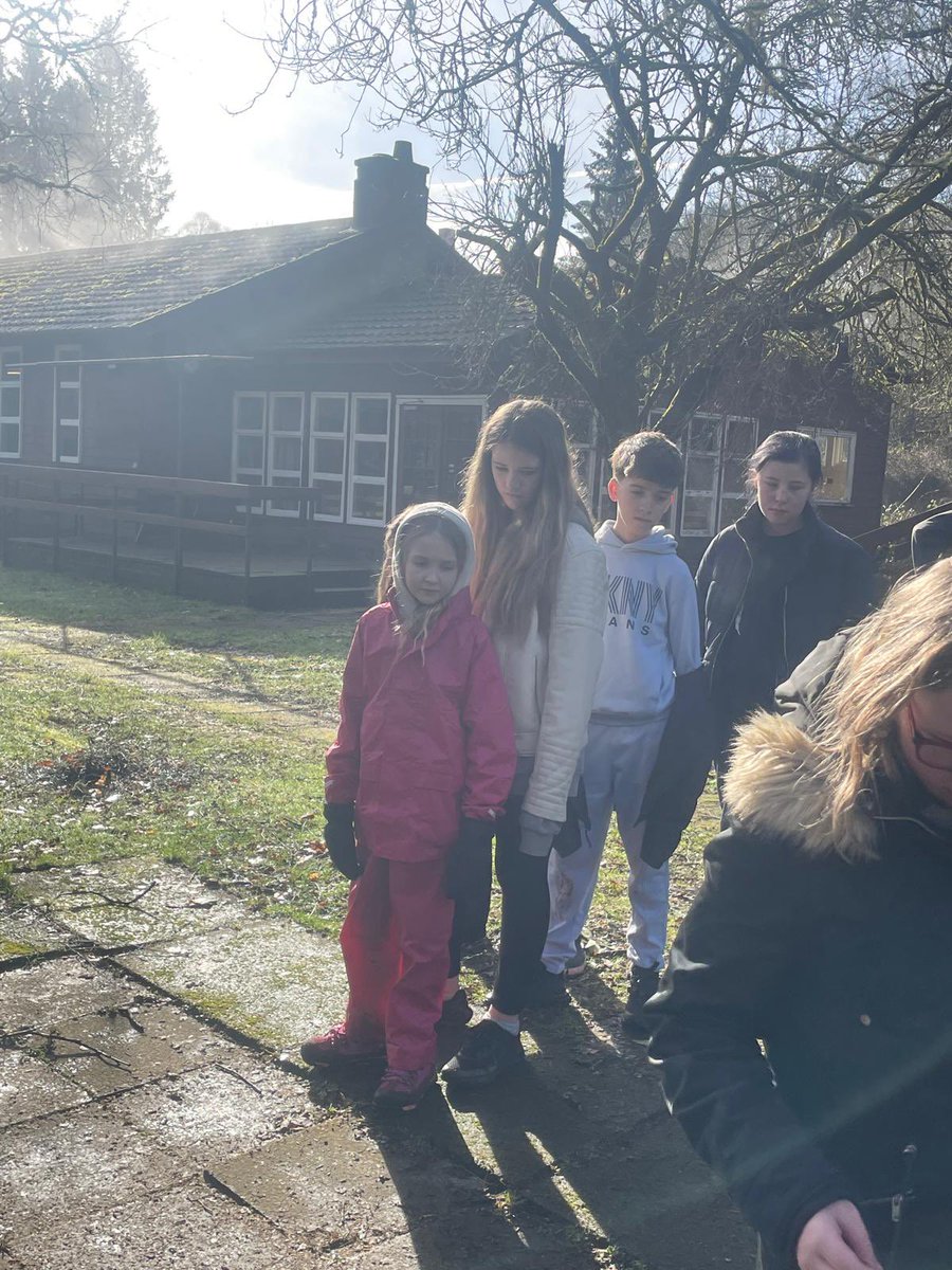 Problem solving in the sunshine! ☀️ <a href="/MrKellyGCC/">Mr Kelly</a> <a href="/MissHamill8/">Miss Hamill</a> #ThorntreeDounans2025