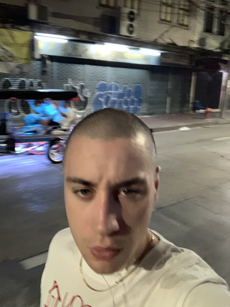 BigBalth's tweet photo. Qui a une inspi pour la prochaine coupe https://t.co/AKH8OCSwiO