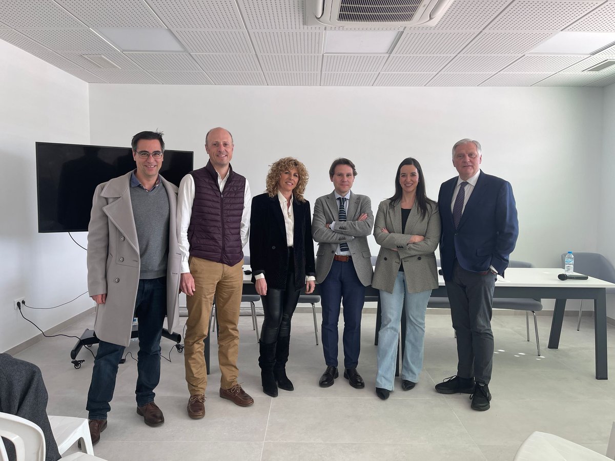 COIIMCREAL's tweet photo. 📢 COIIM Ciudad Real participó en la Jornada sobre Tramitación de Licencias del Ayuntamiento

#COIIMCiudadReal #Urbanismo #TramitaciónDeLicencias #Ingeniería #VisadoColegial #colegiodeingenierosindustriales #ciudadreal https://t.co/iqkzDsMMAG