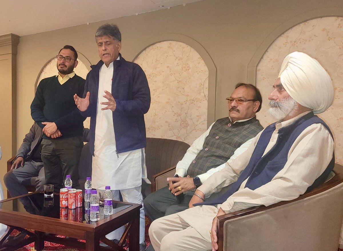 ManishTewari's tweet photo. Addressing a gathering of Congress Colleagues at Khyber Hotel Sri Anandpur Sahib organised by the Former President of Ropar ⁦@PBYouthCongress⁩ ⁦@DrAchhar⁩.

Pratap Saini,Raj Singh Nangal,Gurbir Singh Gajpur,Balbir Singh Saini, Jasvir Singh, Kuldeep Singh Banga present https://t.co/BhE9vbmyW5
