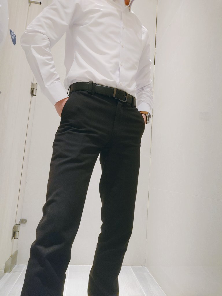 啟動三天連假😆😆
好想身材練壯一點，撐起襯衫