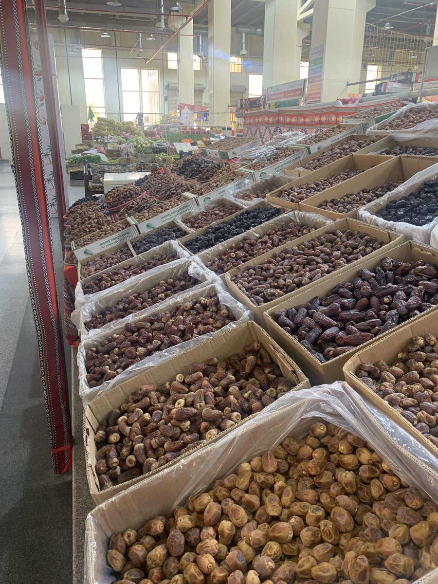 YanbuMarket's tweet photo. ▪️ اكتمال التجهيزات  لأنطلاق  سوق التمور الرمضاني في الساعة الخامسة من مساء اليوم 
#ينبع_الصناعية #ينبع_النخل #ينبع 
اجود أنواع التمور بافضل الأسعار https://t.co/trrdiq4Wo0