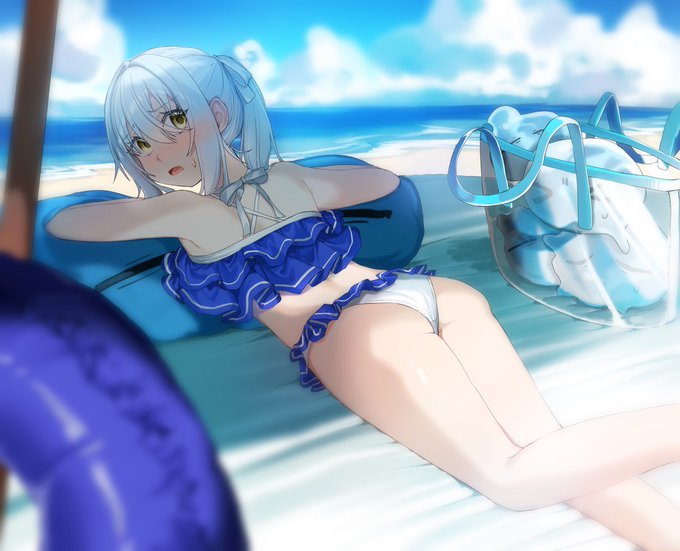 これは女の子用の水着着て赤面してるリムル様 