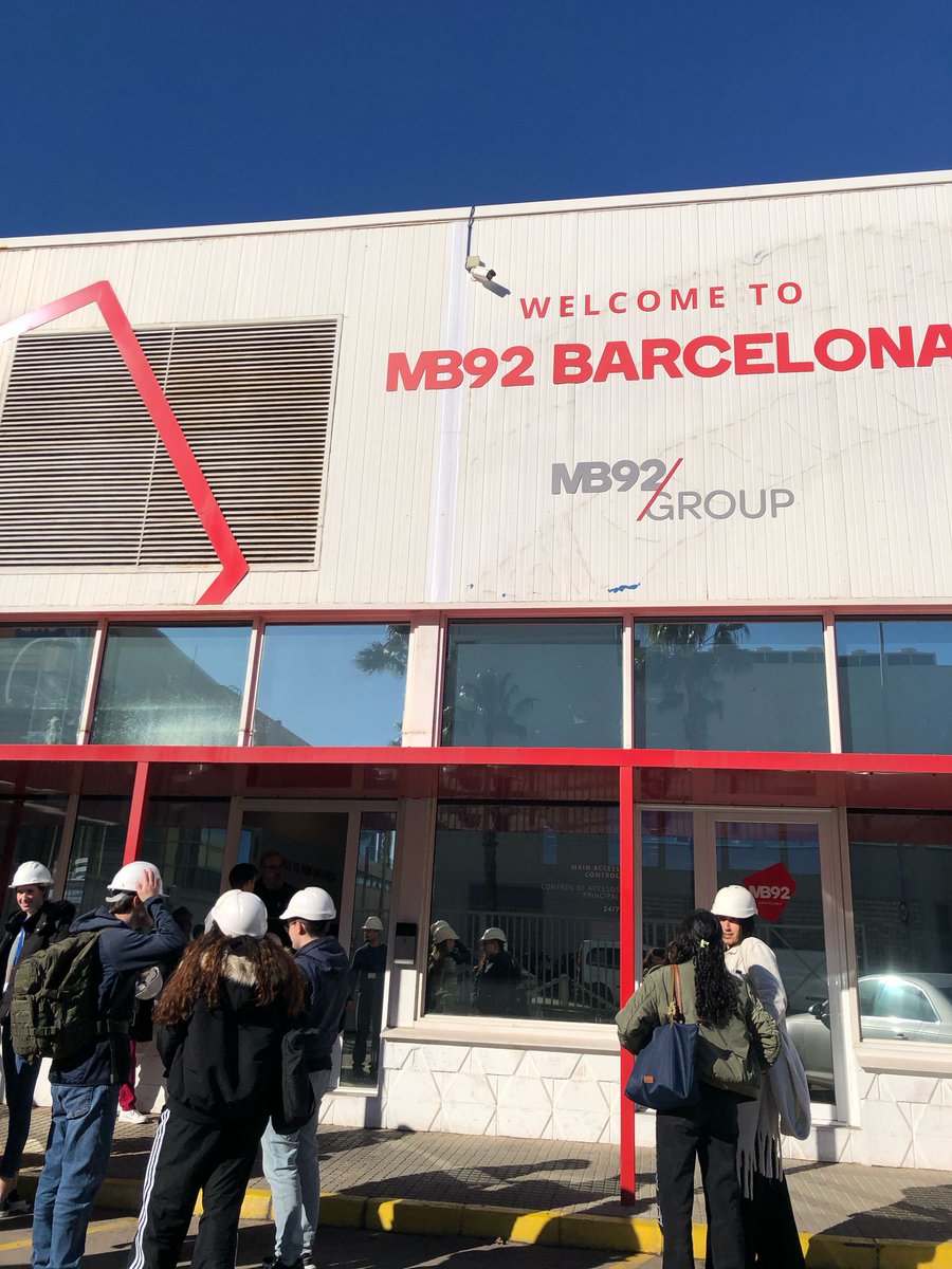 Fundació BCN FP (@fundaciobcnfp) on Twitter photo #MetròpolisFPLab🟣
Dotzena i darrera visita a les empreses del MetròpolisFPLab! Aquest cop, a les instal·lacions de <a href="/MB92/">Mats Bohlmann</a> per conèixer bé el seu repte: quin ús li podem donar al plàstic sobrant?♻️
Ara, toca trobar la millor solució i prototipar-la!
Seguim‼️ #MetròpolisFPLab🟣
Dotzena i darrera visita a les empreses del MetròpolisFPLab! Aquest cop, a les instal·lacions de <a href="/MB92/">Mats Bohlmann</a> per conèixer bé el seu repte: quin ús li podem donar al plàstic sobrant?♻️
Ara, toca trobar la millor solució i prototipar-la!
Seguim‼️