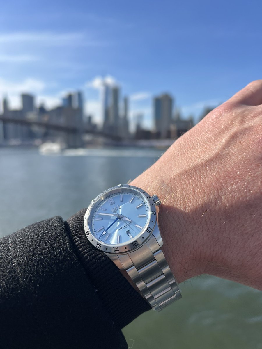 I loved spending time with the BRAND NEW ‘Air Blue’ C63 Sealander GMT yesterday.

It has our classic sizing and finishing. The movement is powerful and the ‘Air Blue/silver’ dial offers a fresh dial color that has so much depth

christopherward.com/int/watches/C6… 

<a href="/ChrisWardLondon/">Christopher Ward</a>