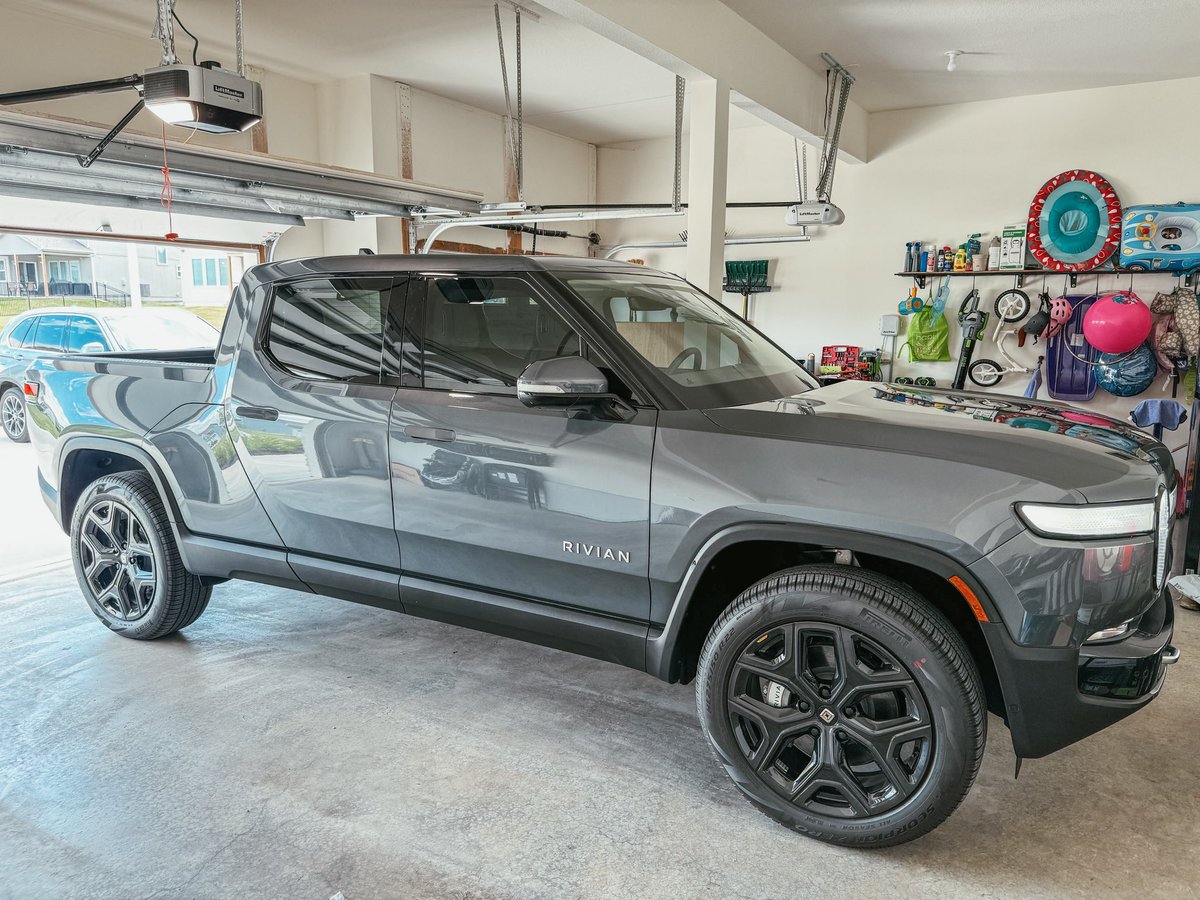 Let’s go 2 for 2. rivian.com/configurations…