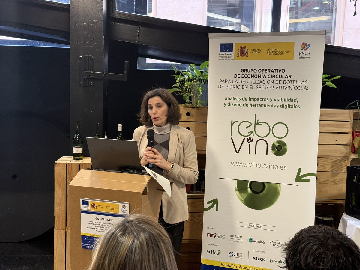 <a href="/rebo2vino/">GO Rebo2vino</a> <a href="/minsaitbyindra/">Minsait</a> <a href="/VeralliaE/">Verallia Spain</a> <a href="/GByass/">Gonzalez Byass</a> <a href="/familiatorres/">Familia Torres</a> <a href="/articai_es/">artica+i</a> <a href="/ESCIupf/">ESCI-UPF</a> <a href="/AECOC_ES/">AECOC</a> <a href="/ecovidrio/">Ecovidrio 🌍</a> <a href="/CEHEhosteleria/">Hostelería de España</a> <a href="/mitecogob/">Transición Ecológica y Reto Demográfico</a> El proyecto <a href="/rebo2vino/">GO Rebo2vino</a> ha contado con una inversión total de 563.721,90 euros financiado por la Unión Europea al 100%, con fondos procedentes del Instrumento de Recuperación Europeo (EU Next Generation).