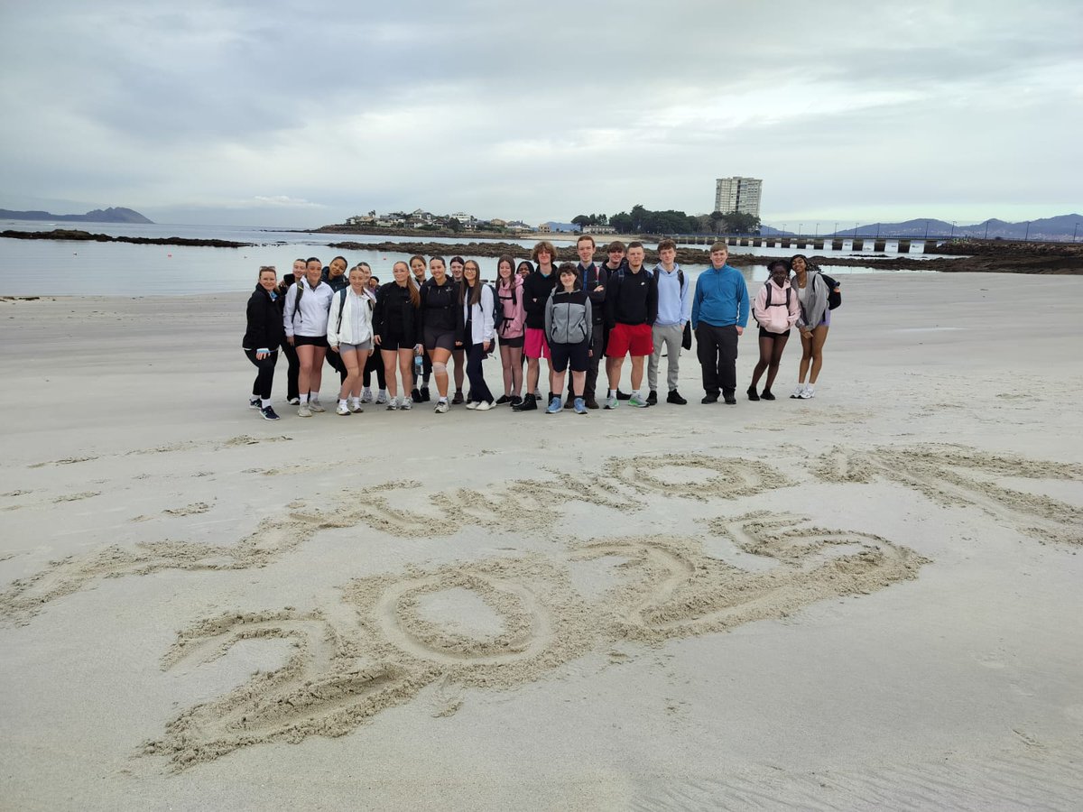 PSNeasain's tweet image. Daily stretch and day 3 is underway. Only 16km today after yesterday's mammoth 40km! @GaisceAward #goingforgold
