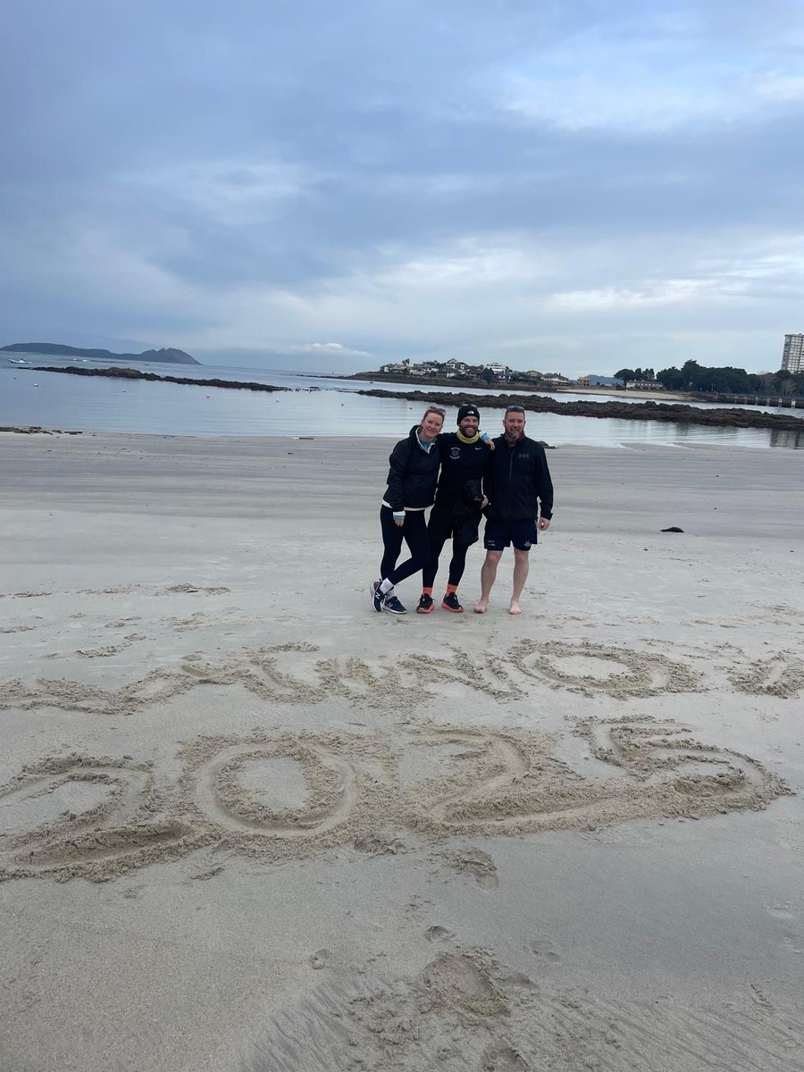 PSNeasain's tweet image. Daily stretch and day 3 is underway. Only 16km today after yesterday's mammoth 40km! @GaisceAward #goingforgold