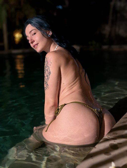Khala 🩵 - 2 pic. Front or back ? 🩵 https://t.co/OWrj0elF0L