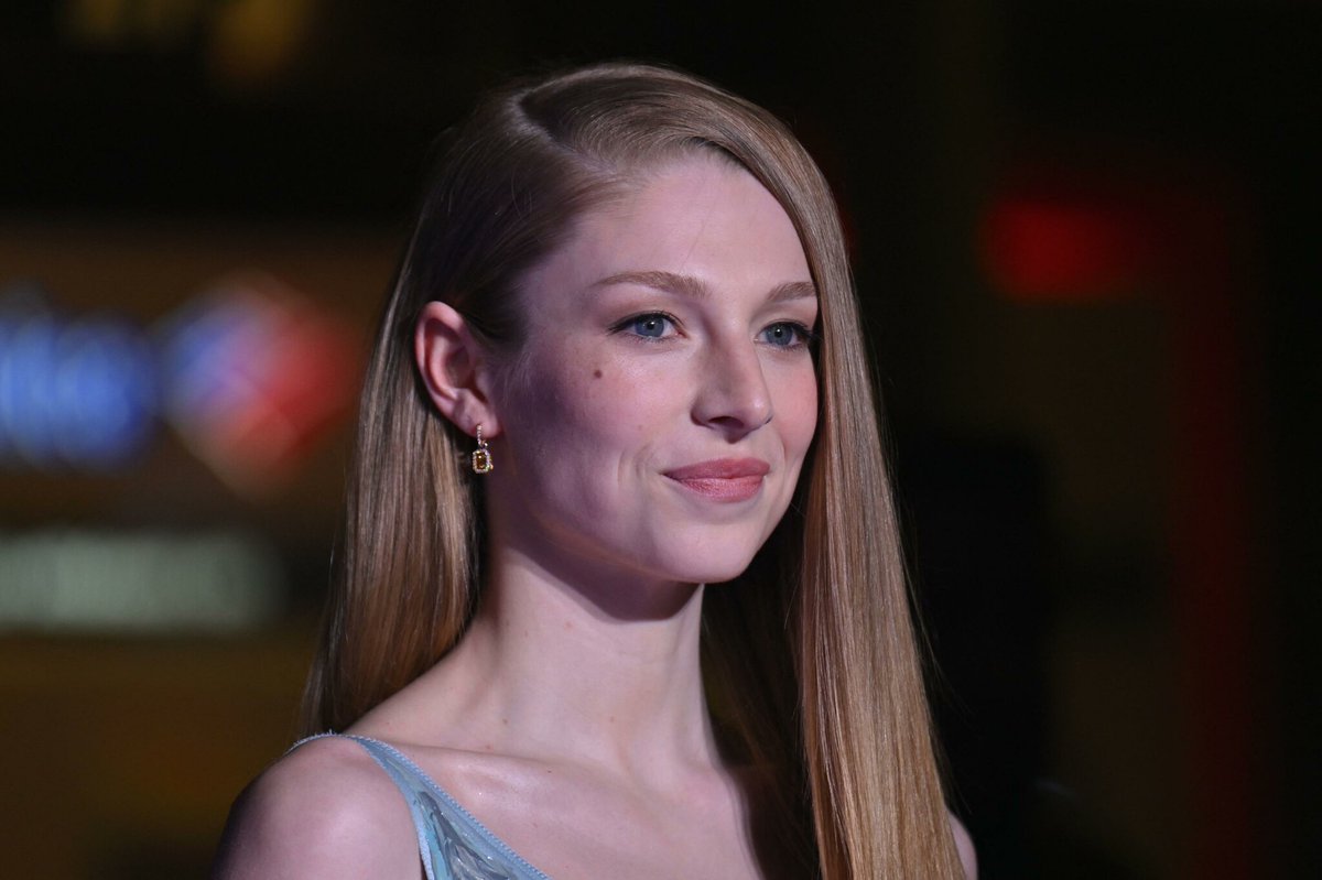 L’actrice trans Hunter Schafer mégenrée sur son passeport, la star d’«Euphoria» accuse l’administration Trump

La comédienne a dénoncé dans une vidéo postée sur les réseaux sociaux une atteinte aux droits des personnes trans

➡️ l.leparisien.fr/L2pX