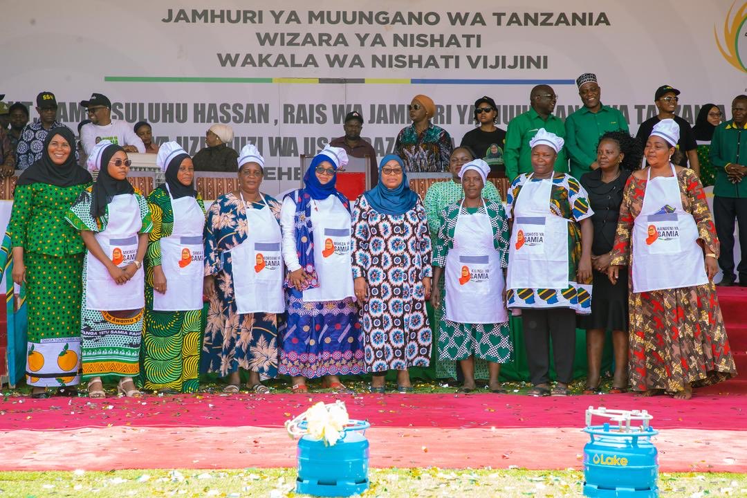 Mama ⁦<a href="/SuluhuSamia/">Samia Suluhu</a>⁩ Hongera kwa kazi kubwa unayofanya kuwainua wanawake Tanzania,Mama katika Ng’ombe uliopewa Muheza mimi ninaomba wawili majike ili waweze nisaidia kiuchumi.Eneo tayari ninayo Mkoani Iringa.
Asante🙏🏿