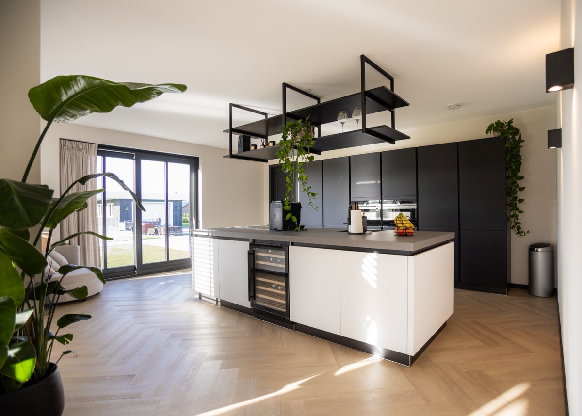 Binnenkijken bij Woningtype GL7 van Groothuisbouw 👀 

✔ Notarisstijl  

✔ Wit keimwerk 

Kijk ook op zurl.co/a4KIK