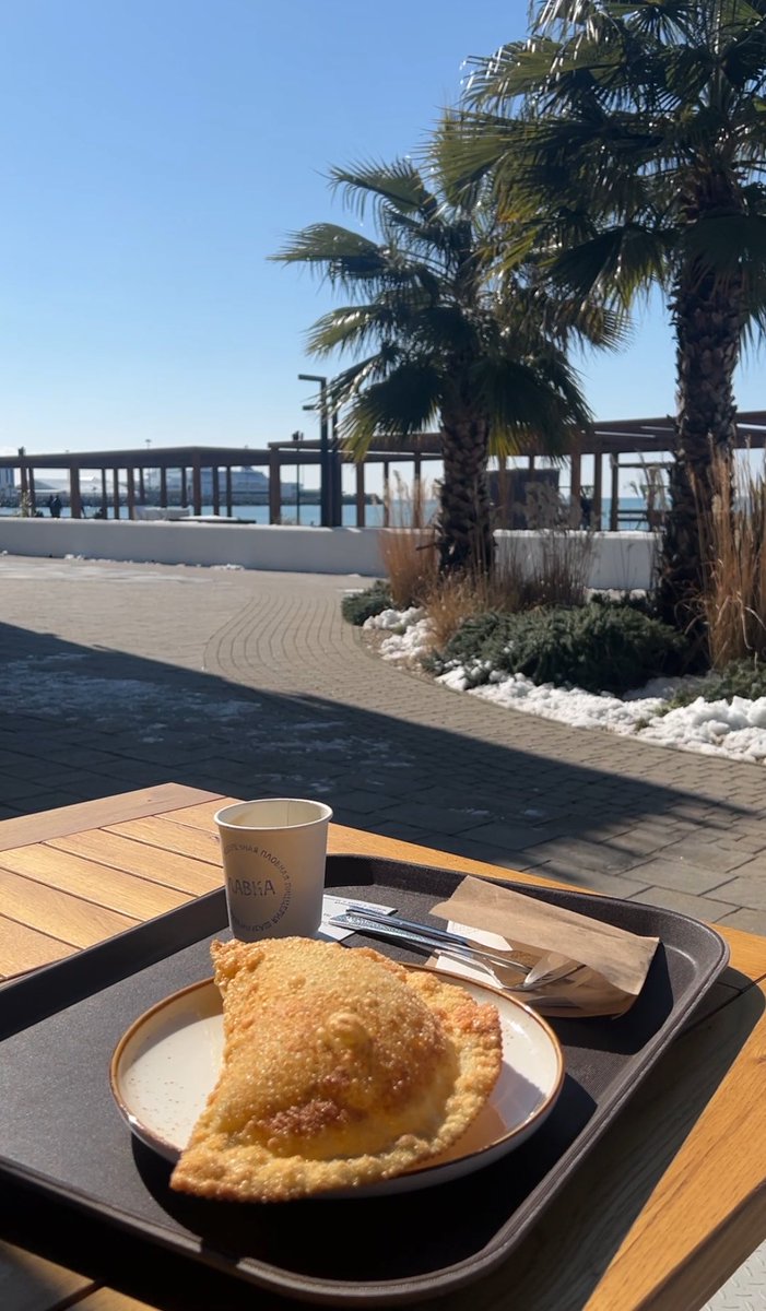 на обеде. коллеги