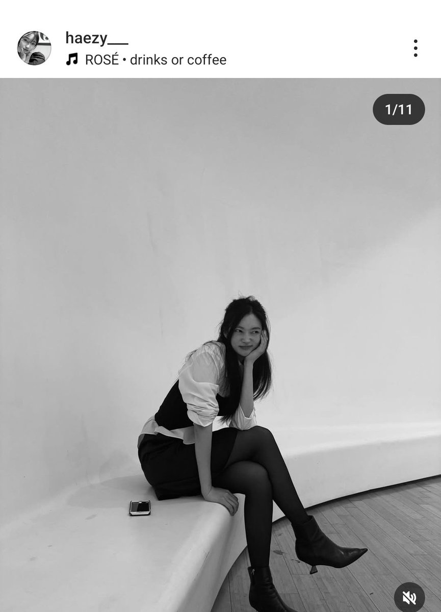 theroseconnect's tweet image. Korean actress Ji Hye-won (Hierarchy, It's Okay Not To Be Okay) used Rosé's drinks or coffee on her instagram post 🖤
#ROSÉ #JiHyeWon #Hierarchy
#ItsOkayNotToBeOkay