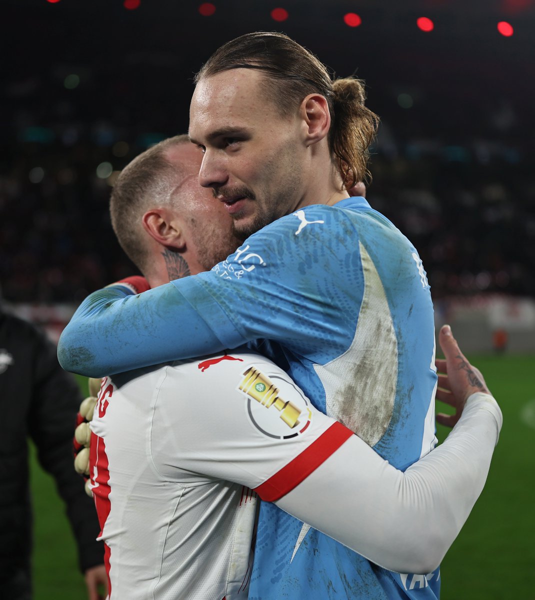 RB Leipzig English (@rbleipzig_en) on Twitter photo A birthday to remember for <a href="/VandevoordtM/">Maarten Vandevoordt</a> ๐ค
Some big saves to send us through last night. Great job, big man! ๐ A birthday to remember for <a href="/VandevoordtM/">Maarten Vandevoordt</a> ๐ค
Some big saves to send us through last night. Great job, big man! ๐