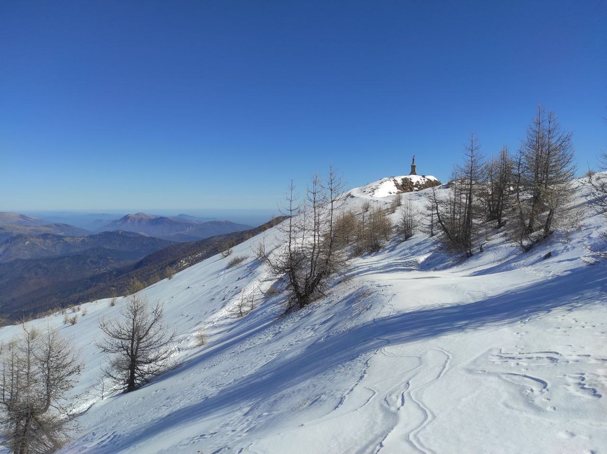 Giorgiz_Ala's tweet image. Ciaspolata #Monesi - Redentore - Saccarello di giovedì 20 febbraio.
Attraverso due Parchi e altrettante Zone Protette (ZSC Monte Saccarello - Monte Frontè , Alte Valli Pesio e Tanaro).
#LaMiaLiguria #VisitPiemonte
📍#Triora @ParcoAlpiLiguri / #BrigaAlta #AreeProtetteAlpiMarittime