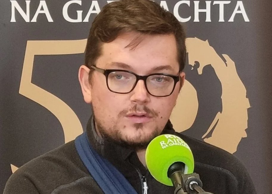 Saol ó Dheas RnaG (@saolodheas) on Twitter photo Tús áite ar an gclár do <a href="/ofaolainC/">Críostóir Ó Faoláin</a> ag caint faoin obair ar ché Helvic - feabhas sealadach a bheidh ann mar ní réiteach fadtéarmach é a deir sé. Tús áite ar an gclár do <a href="/ofaolainC/">Críostóir Ó Faoláin</a> ag caint faoin obair ar ché Helvic - feabhas sealadach a bheidh ann mar ní réiteach fadtéarmach é a deir sé.