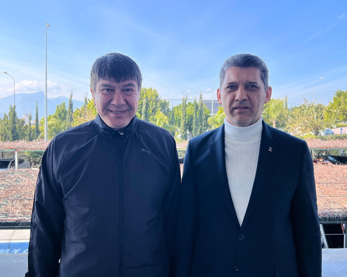 Yeniden MKYK Üyeliğine seçilerek partimiz nezdinde Antalya’mızı temsil eden Menderes Türel (<a href="/menderesturel/">Menderes Türel</a> ) Başkanımıza hayırlı olsun ziyaretinde bulunduk. AK davamız için, Antalya’mız için birlik, beraberlik içinde çalışmaya devam edeceğiz.