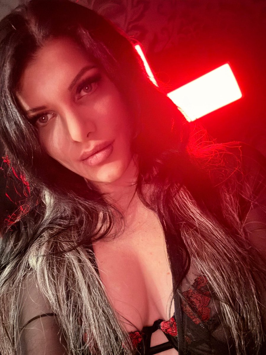 LG aus Hannover im Studio von  <a href="/MadameCharlott1/">Madame Charlotte</a>