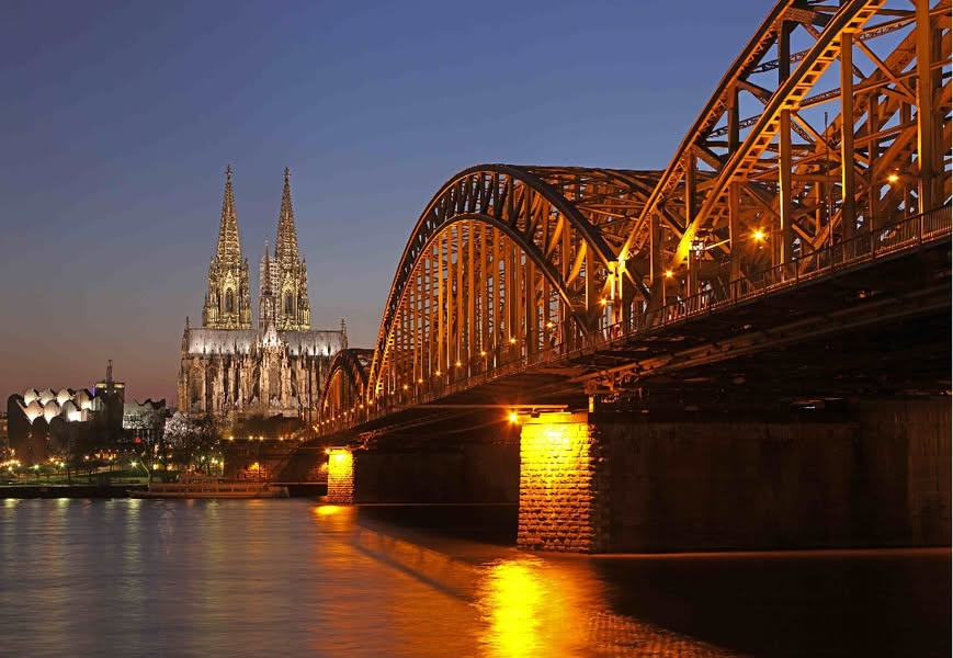 #HEIRNET25 Conference Call for Papers is OPEN! Join us in Cologne, Germany for this year’s conference. Also, a pre-conference event in association with THFCF. Submissions Deadline: 15 April 2025 Details &amp; Submissions: heirnetonline.com/heirnet-2025-c… #HistoryEducation #Cologne