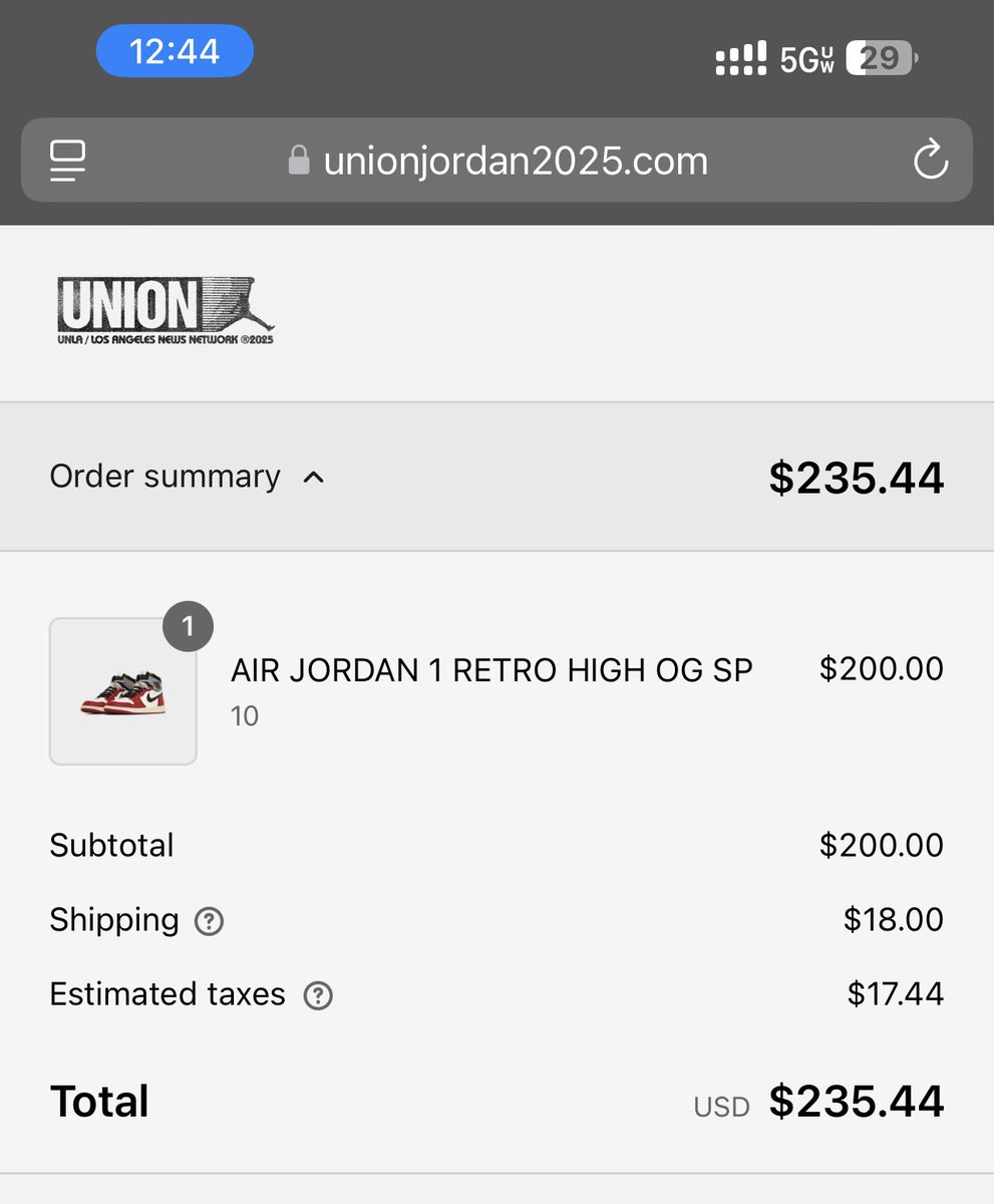 With the win! <a href="/SOLELINKS/">SOLELINKS</a> <a href="/TheSiteSupply/">SiteSupply</a> <a href="/snkr_twitr/">SNKR_TWITR</a>