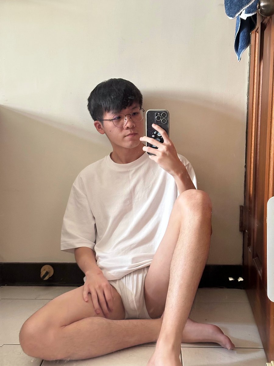 好像發太多沒穿衣服的
發篇乖乖穿好衣服的平衡一下
會不會結果這篇就沒流量ㄌ OAQ