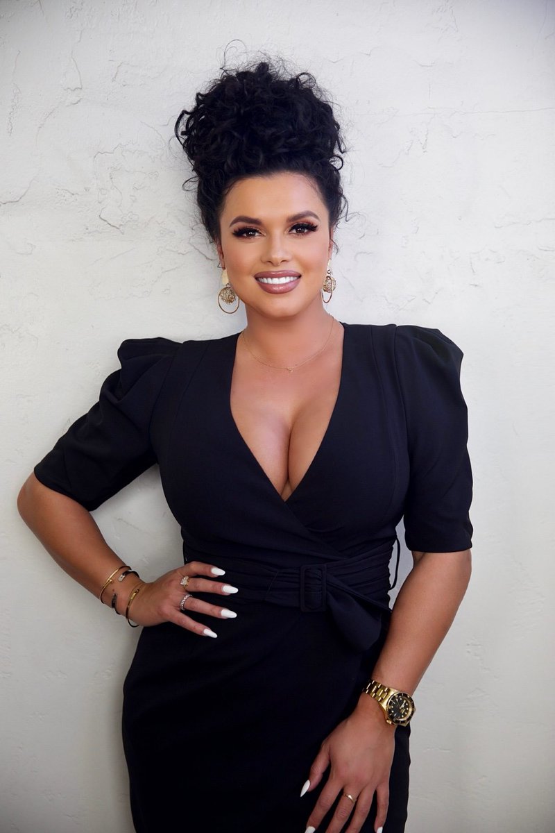 TheDunkCentral's tweet photo. FS1 has “sidelined” Joy Taylor, per @FOS
“Questions are rising about Joy Taylor’s status at Fox Sports’ FS1 network after she missed three straight days of hosting Speak this week. Taylor missed the shows because she was ‘sidelined’ by the network, sources told Front Office Sports. The apparent infraction that led Taylor to be off the program for at least three days was not immediately known. A spokesperson for Fox Sports declined to comment and a spokesperson for Taylor did not immediately respond to a request for comment.”
(Via https://t.co/j7c6OXWZNr)