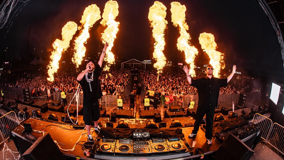 Once Again / Free Again / Calling
🎶 youtu.be/olGUMPxMtFk