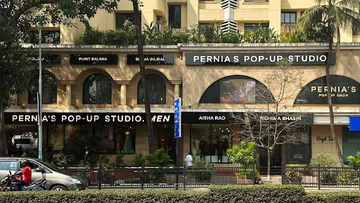 world_dais's tweet photo. Purple Style Labs leased the 60,000-square-foot retail space at Flora Fountain, South Mumbai, for Rs 206 crore after Spanish fashion giant Zara closed its operations.
#worlddais #PurpleStyleLabs #Zara #fashion #Mumbai #PoojaHegde #AFGvENG
source: News18 https://t.co/urI2ZapGxe