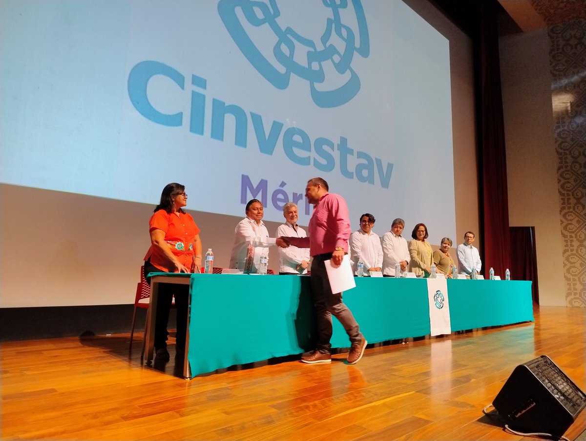 #EnEsteMomento| Mención honorífica a Santiago Javier Álvarez Guerrero por su tesis de Doctorado en Ciencias en Fisicoquímica.