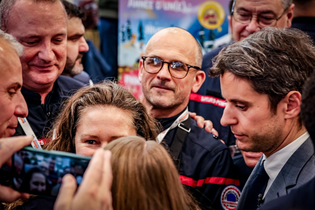 Le <a href="/Salondelagri/">Salon International de l'Agriculture</a> est l'occasion parfaite pour présenter le dispositif #TerroirsEngagés à <a href="/GabrielAttal/">Gabriel Attal</a>, et mettre en avant l'amour des territoires qu'ils portent en eux.
Nous restons déterminés à valoriser le local, les circuits courts, le tout dans une cohérence européenne qui