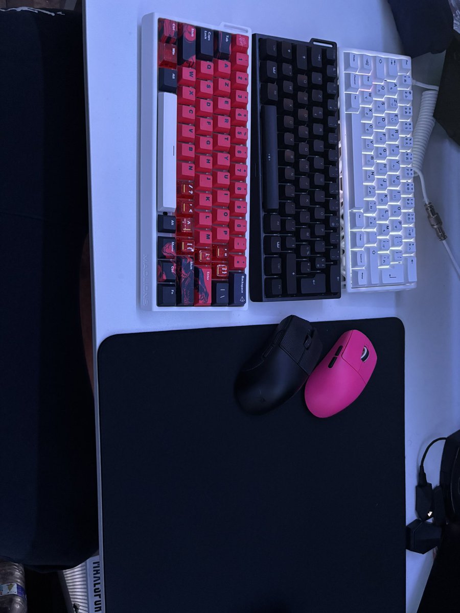 Périphérique à vendre pour ceux qui veulent venez en mp 

Clavier : Wooting , MAD68HE
Souris : ATK X1 Ultra , VXE R1 pro 
Tapis : Artisan , esptiger , X-raypad . Wallhack .