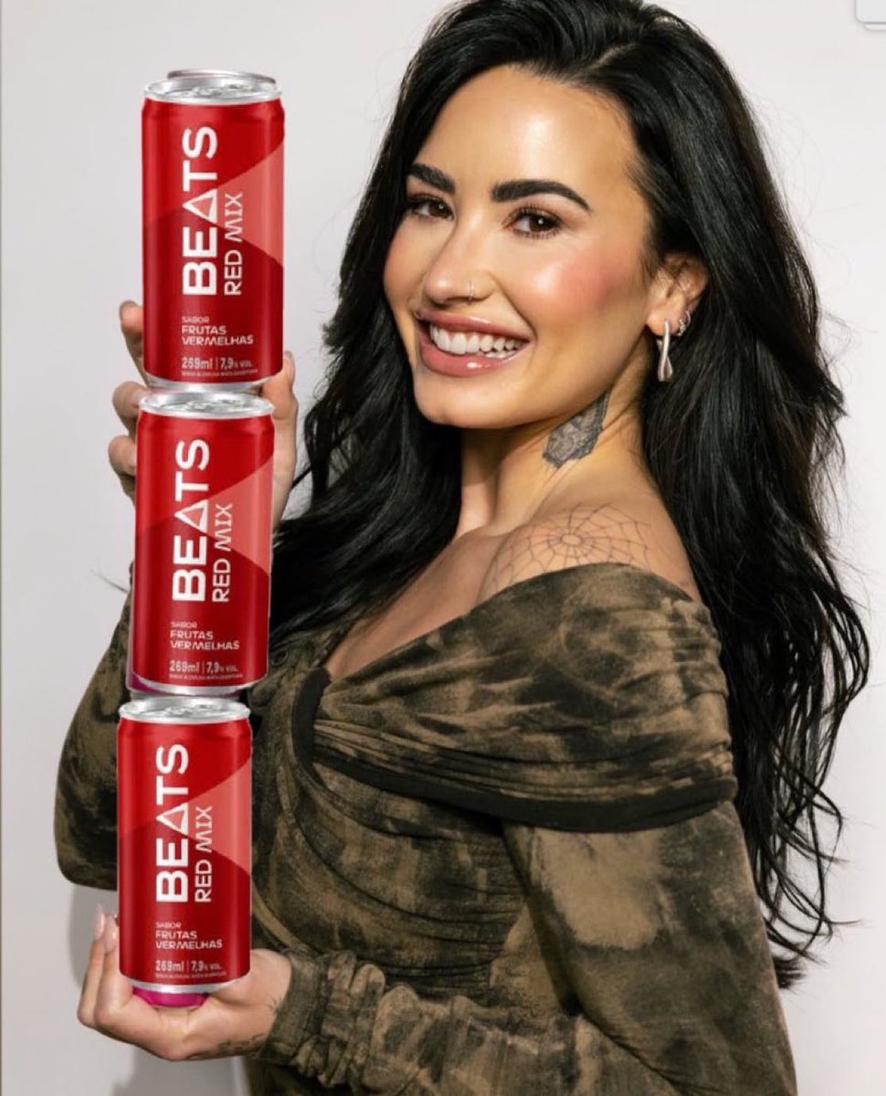 acervo lovato tweet media