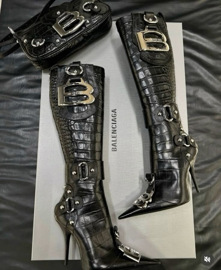H3art0fChrom3's tweet image. โBalenciaga Essex boots