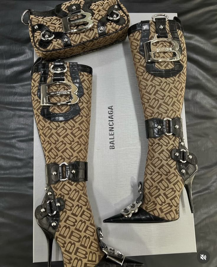 H3art0fChrom3's tweet image. โBalenciaga Essex boots