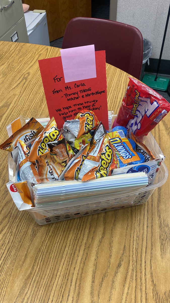 CyndyWebb00's tweet photo. The thoughtfulness and desire for her students to be happy and successful no matter their environment is unsurpassed! This basket full of her student’s favorite things will be at his new school when he arrives. You are amazing,  Carla! @CarlaSpenc3470 
@MrsWey10 @DrLindaWatkins https://t.co/vuWFh3aTUa