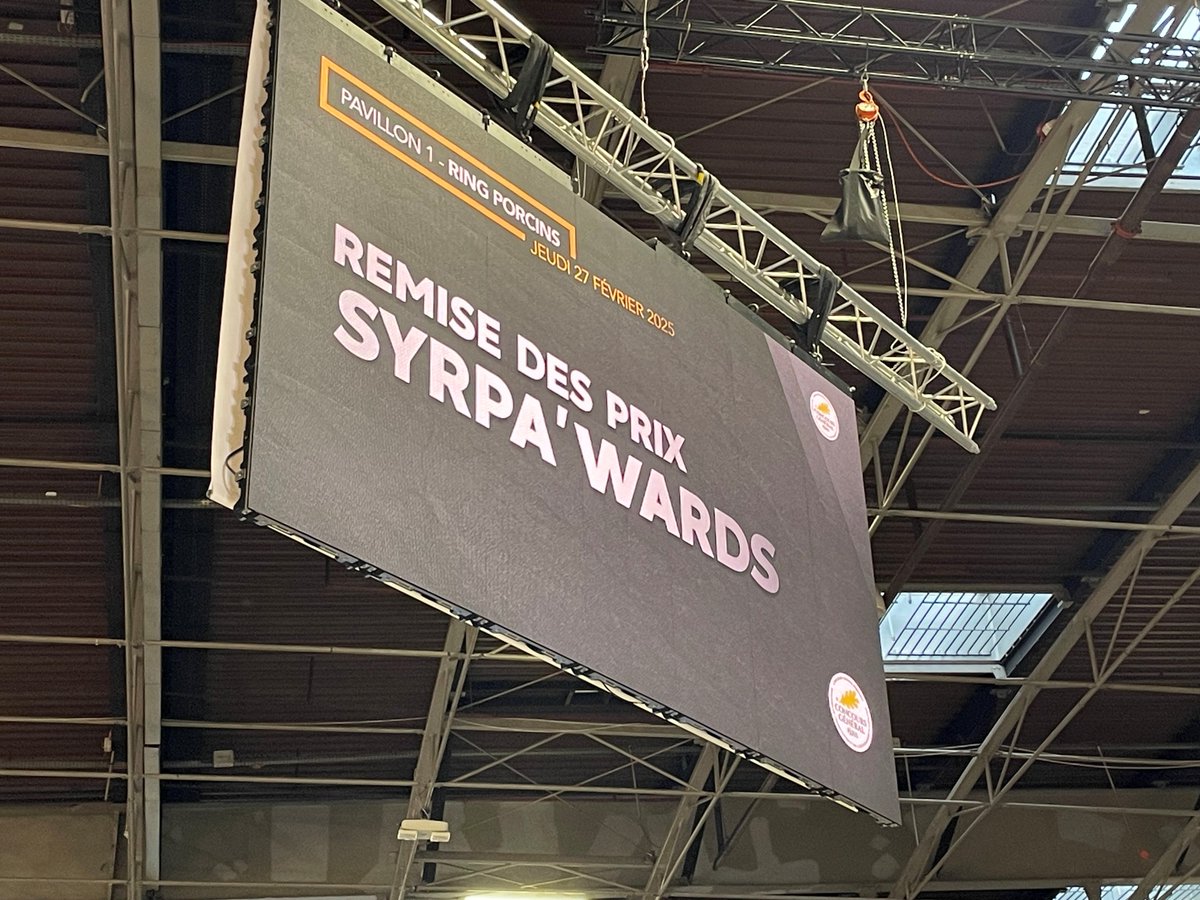 🏆 🥇 Le stand de la filière forêt-bois sur le Salon International de l'Agriculture,  conçu par <a href="/FransylvaFrance/">Fransylva</a>, a été récompensé par les Syrp'Awards dans la catégorie "Stand écoresponsable", en présence du Ceneca. Une fierté pour la filière qui valorise les rôles de solutions