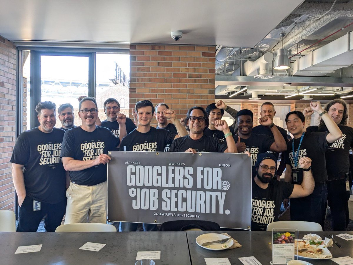 AlphabetWorkers's tweet image. googlers for job security had a massive showing across offices coast to coast yesterday, fresh off our latest win with even more voluntary severance packages being offered instead of mass layoffs. we&apos;re charting a new path forward at alphabet, join us in the fight 💪