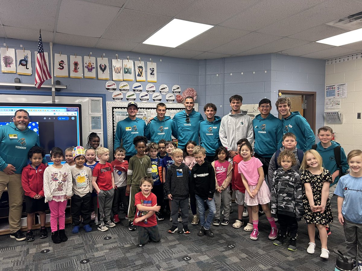CCU_SADE's tweet image. What a morning!! We had over 100 student-athletes visit 16 schools today for our Caring for Kindergartners event!!📚👌📚👌
@UnitedWayHorry
Our student-athletes are making an IMPACT! #TealImpact #ChantsUp